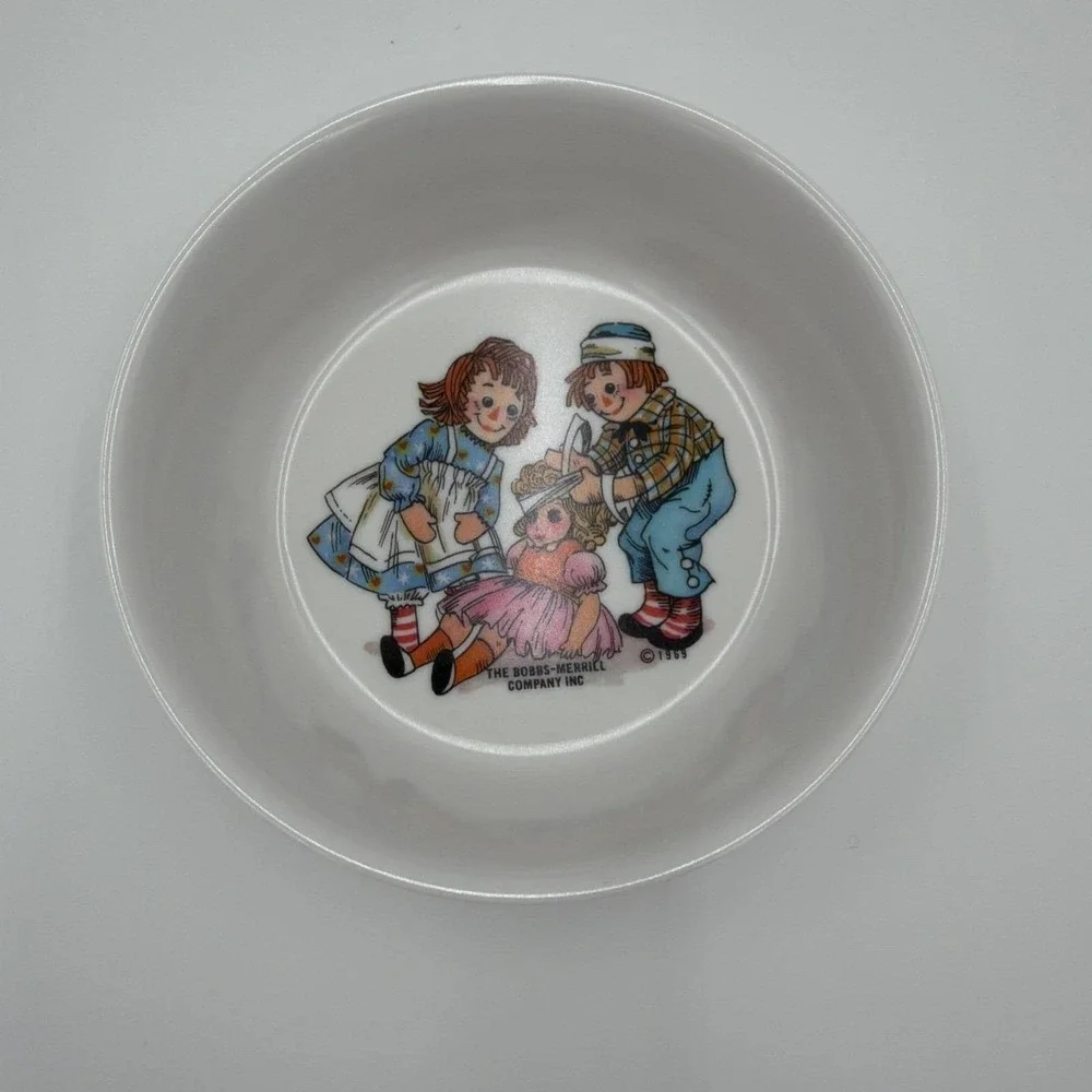 Vintage‎ Oneida Deluxe Raggedy Ann and Andy Melamine Bowl 1969 White 3258 5in